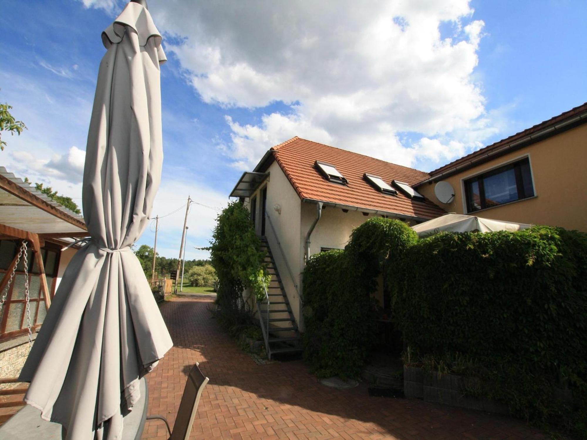 Apartment In Luckaitztal Gossda With Parking Space Екстериор снимка