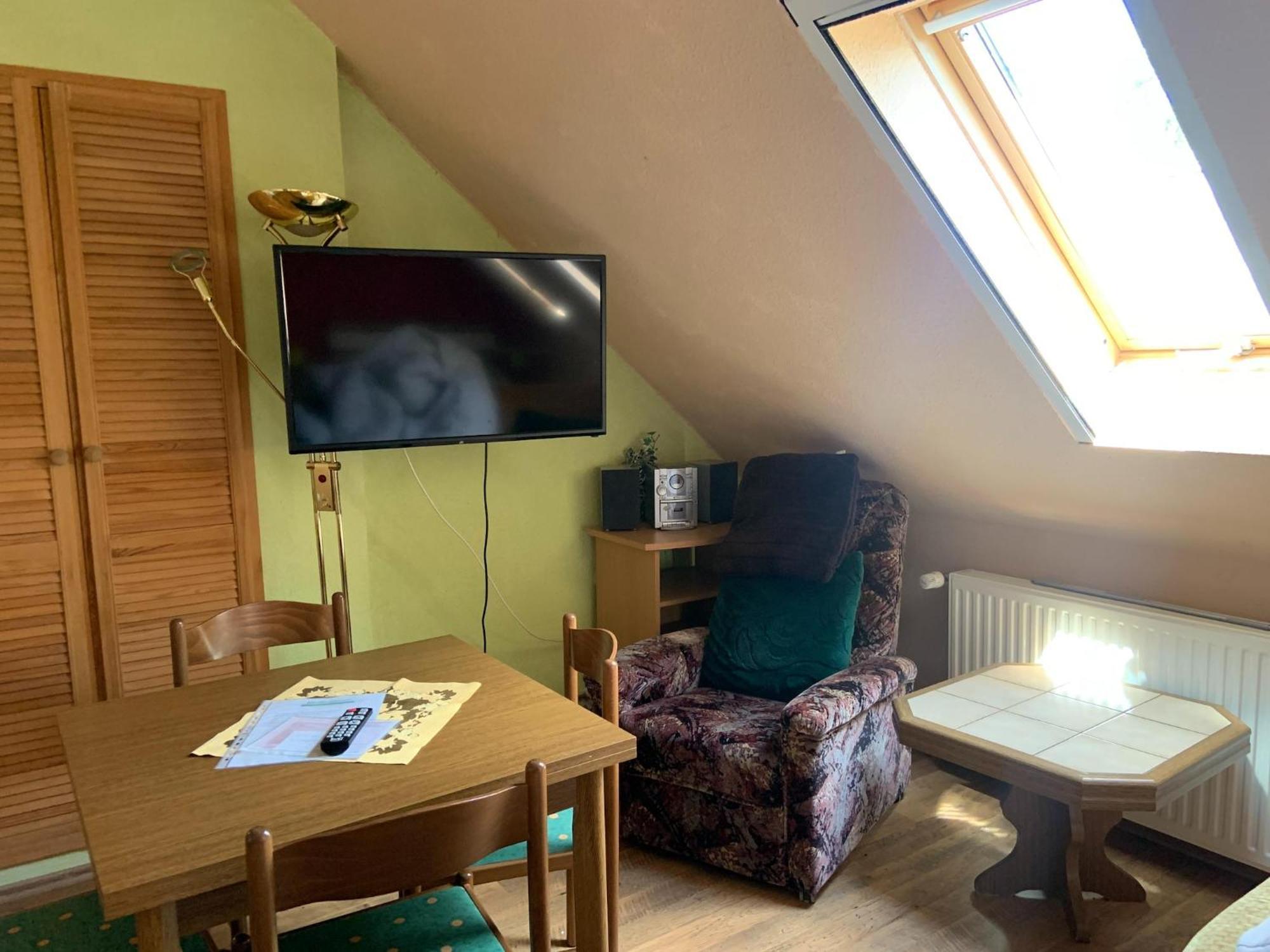 Apartment In Luckaitztal Gossda With Parking Space Екстериор снимка